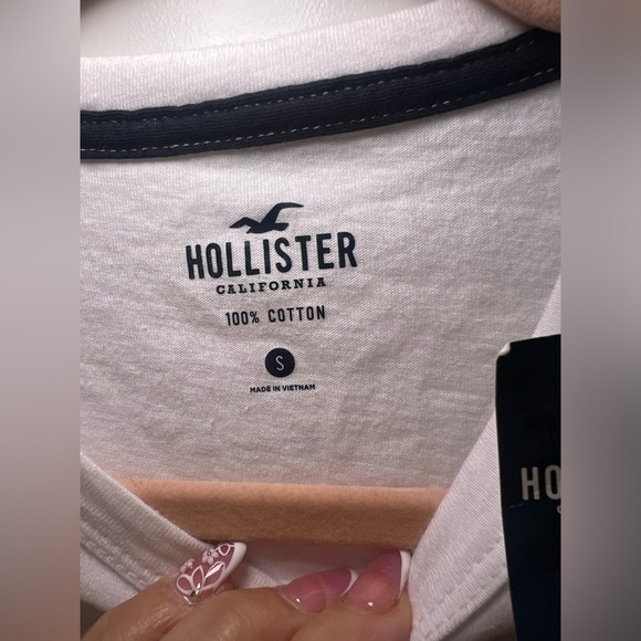 Hollister Men's White and Blue T-Shirt - Picture 5 of 7